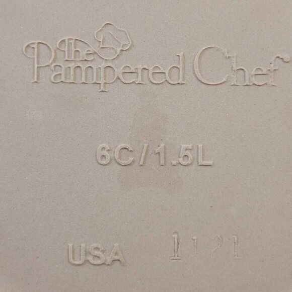 Pampered Chef Family Heritage Cranberry Small Round Baking Dish- NO COVER - Picture 5 of 6